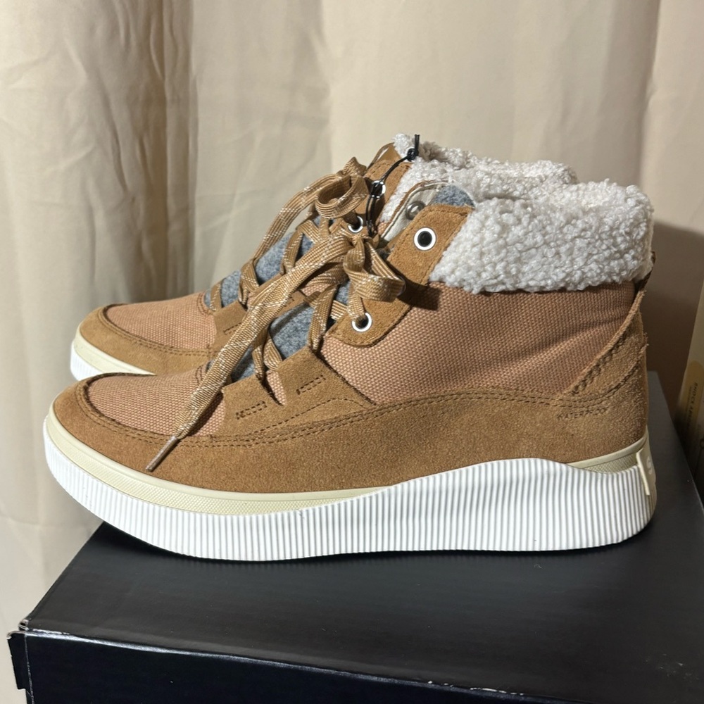NWT Sorel Out N About Mid Sneakers